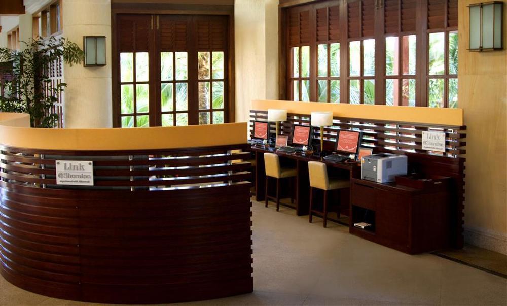 Sheraton Yalong Bay Отель