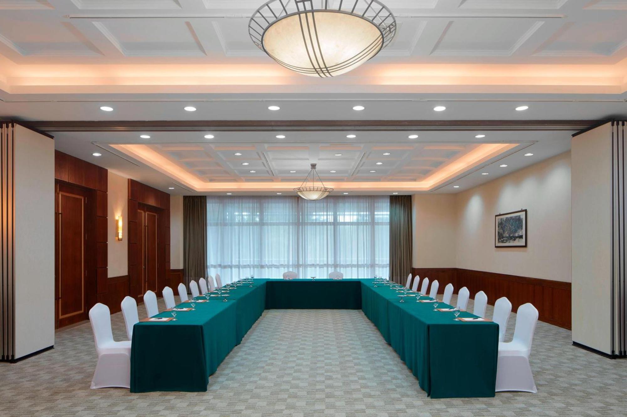 Sheraton Yalong Bay Отель Санья
