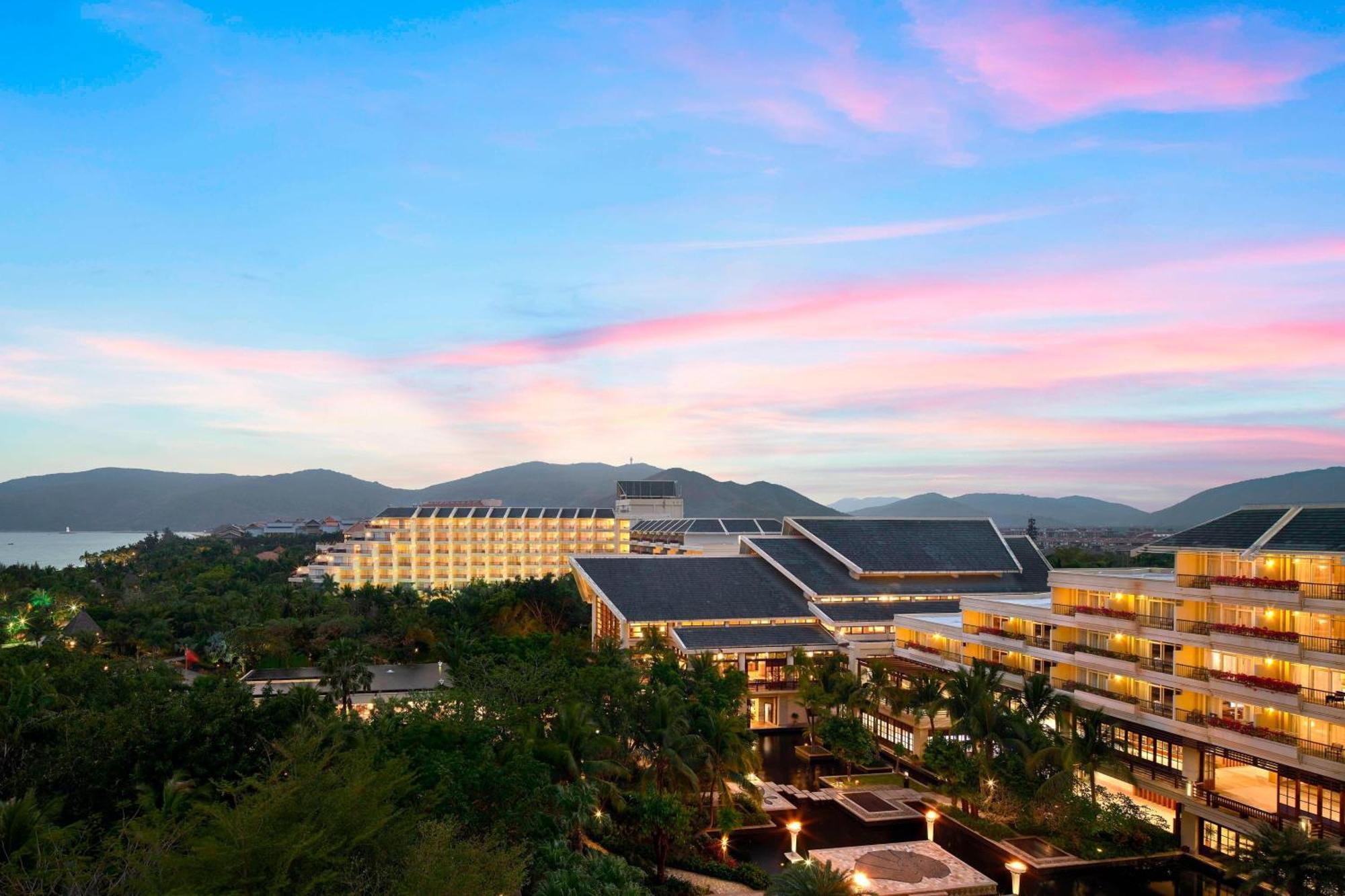 Отель Sheraton Yalong Bay 5*