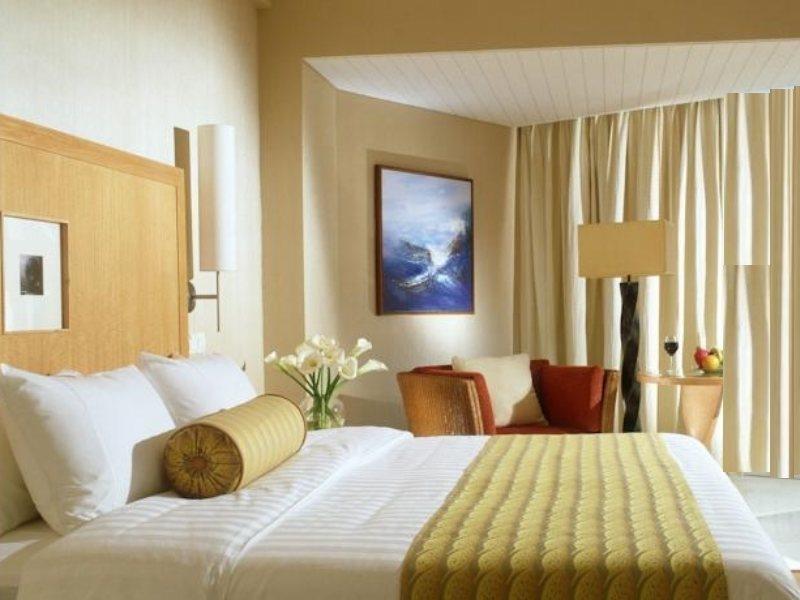 Отель Sheraton Yalong Bay 5*